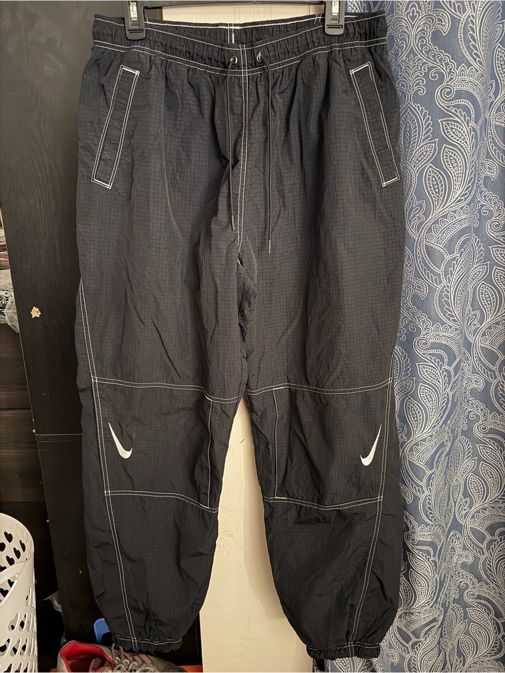 NIKE BLACK SUPER BAGGY WINDBREAKER TRACK PANTS SZ L DOUBLE SWOOSH